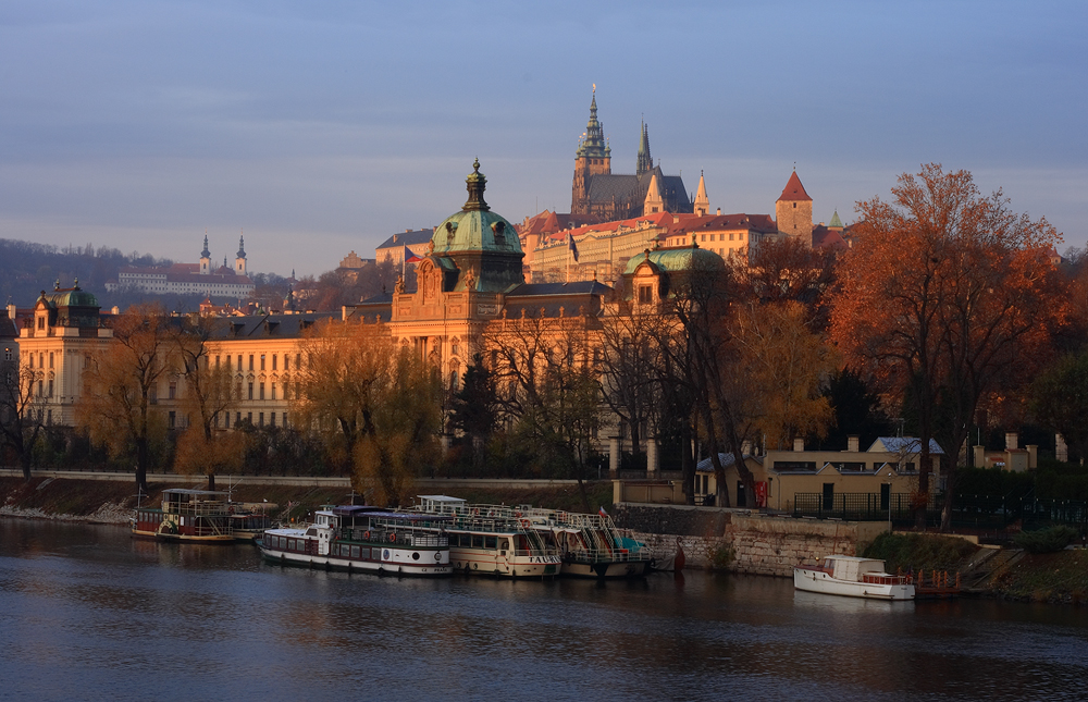Strakovka a Pražský hrad