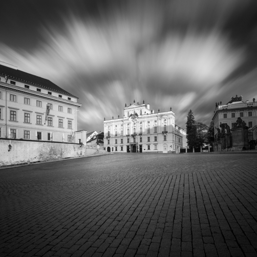 Arcibiskupský palác, Hradčanské náměstí