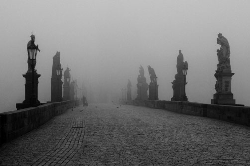 Karlův most, těžká mlha