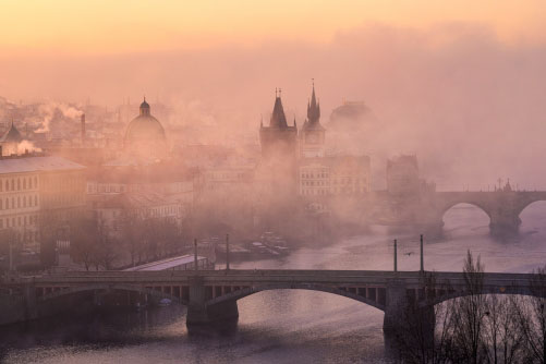 Fotografie – Mosty a věže v mlze