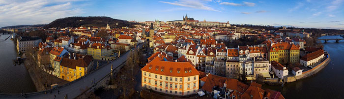 Panorama Pražského hradu z balónu