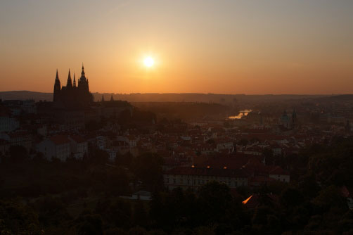 Praha se probouzí