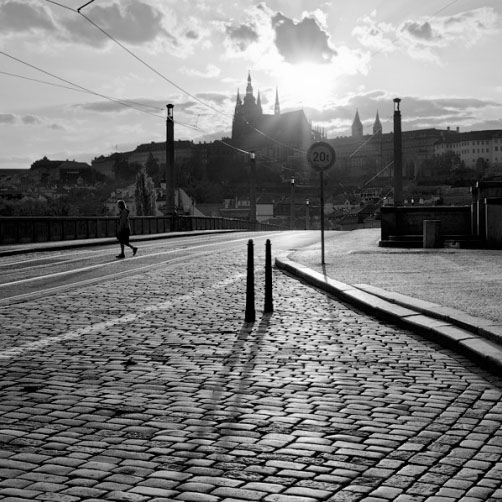 Přes Mánesův most ku Pražskému hradu