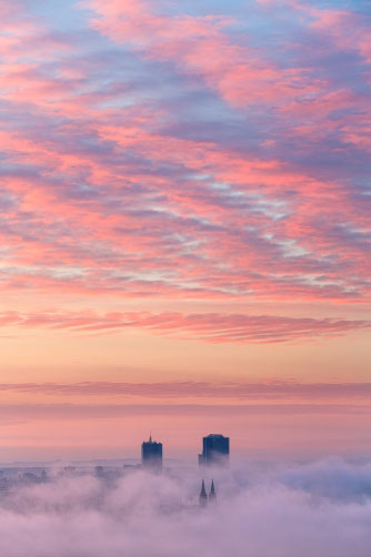Fotografie – Růžové mraky nad Vyšehradem
