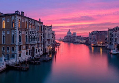 Růžové ráno nad Canal Grande