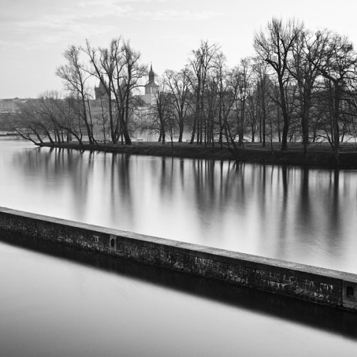 Fotografie – Střelecký ostrov, odrazy stromů